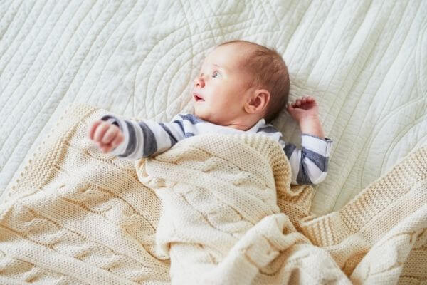 1 miesiąc życia – co zrobić, gdy noworodek nie patrzy na twarz?
